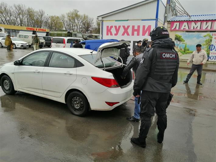 Донские росгвардейцы совместно с полицейскими проверили иностранных граждан на предмет соблюдения миграционного законодательства