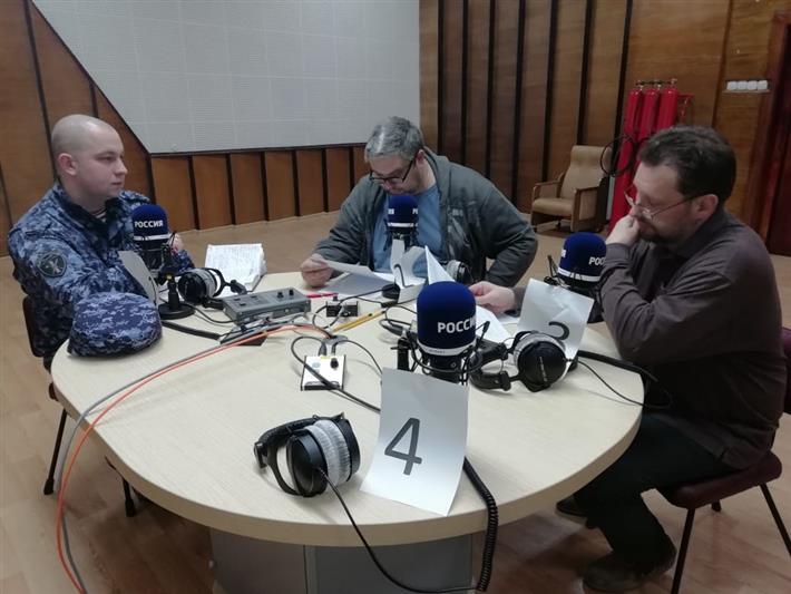 Офицер Росгвардии рассказал радиослушателям Ивановской области о контроле оборота оружия в весеннем сезоне охоты
