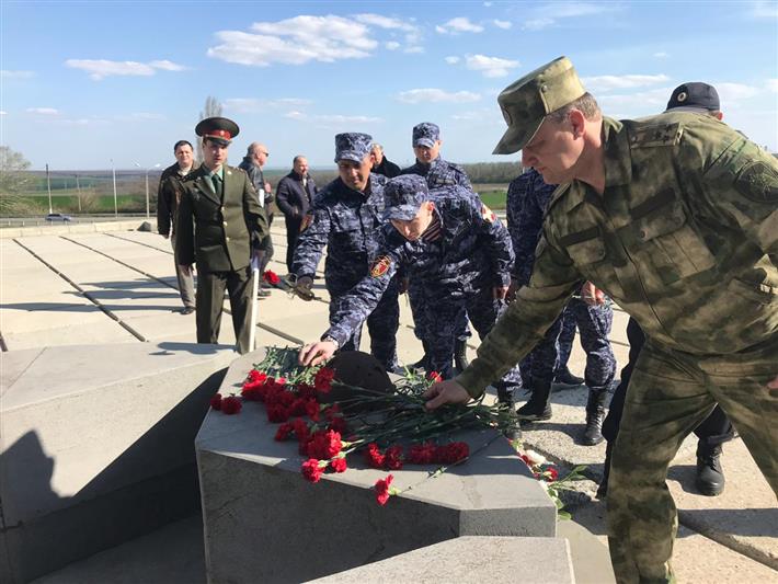 В Ростове-на-Дону дан старт южному этапу автопробега Росгвардии «Вахта памяти. Сыны Великой Победы» (фото)