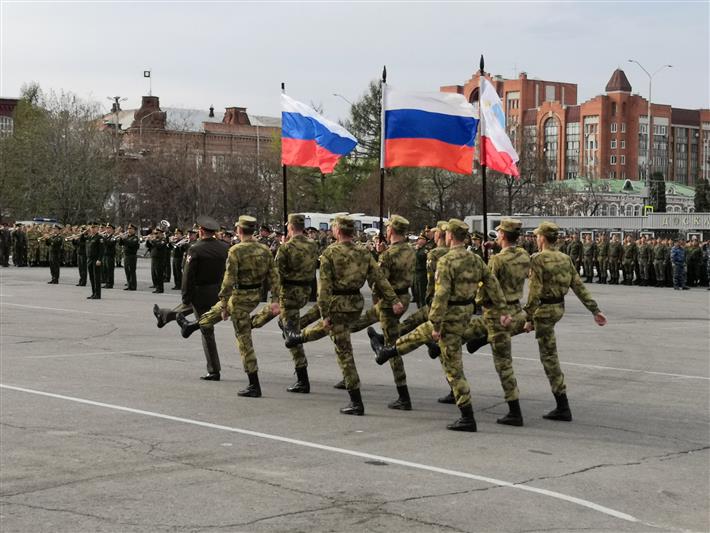 Офицеры пресс-службы саратовского областного управления Росгвардии провели для юных журналистов мастер-класс по информационному освещению парада Победы