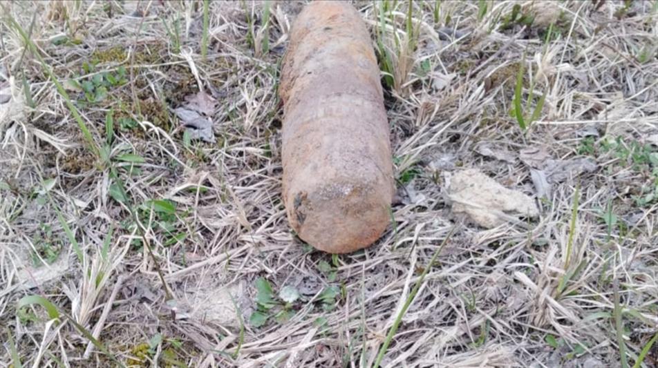 В Санкт-Петербурге взрывотехники ОМОН обследовали неразорвавшийся крупнокалиберный снаряд времен войны
