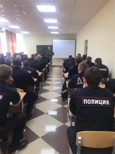 Взрывотехники ОМОН Управления Росгвардии по Волгоградской области поделились опытом с полицейскими