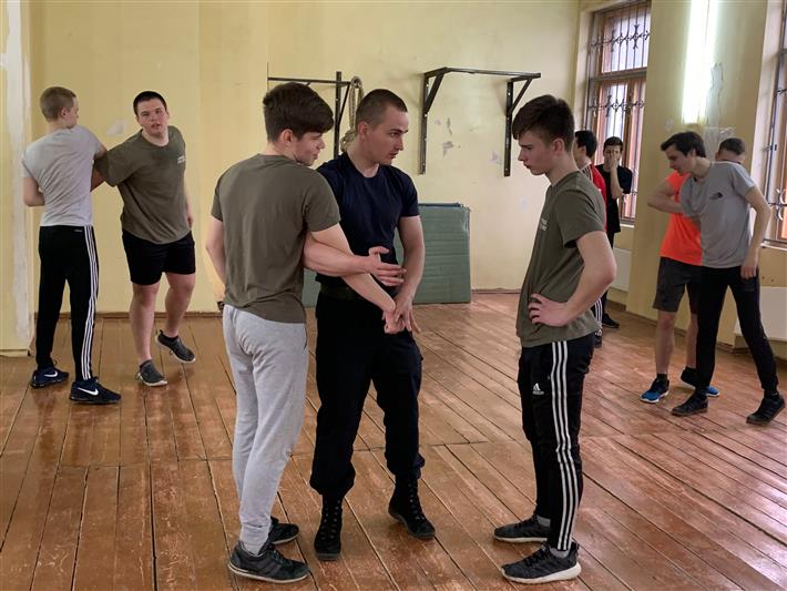 Сотрудники калужского ОМОН совместно с кадетами отметили Всемирный день здоровья