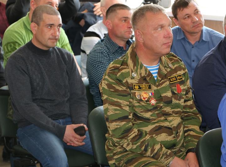 Сотрудников благовещенского ОМОН поздравили с наступающей годовщиной образования отряда (фото)