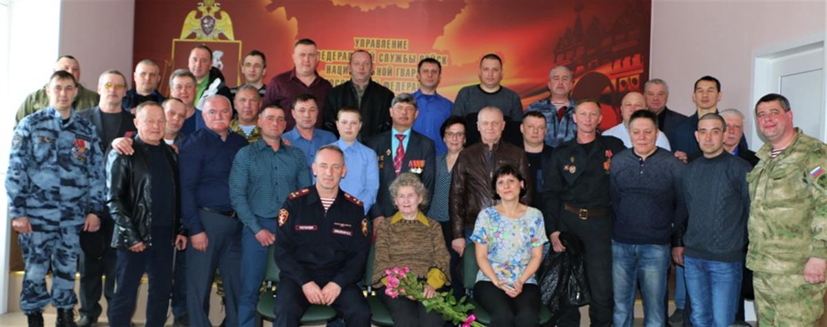 Сотрудников благовещенского ОМОН поздравили с наступающей годовщиной образования отряда (фото)