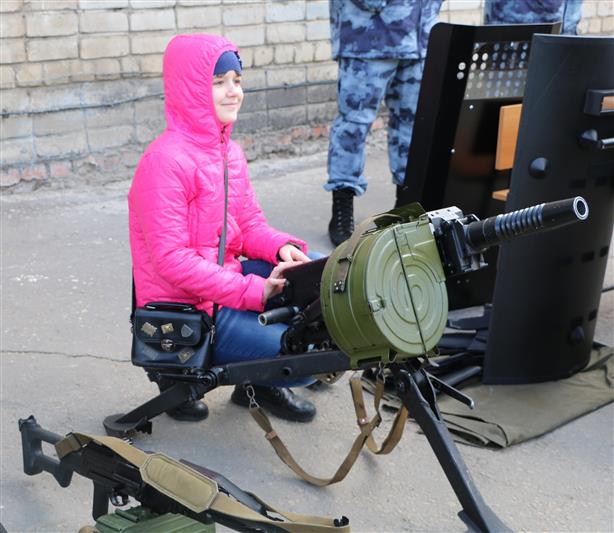 Сотрудников благовещенского ОМОН поздравили с наступающей годовщиной образования отряда (фото)