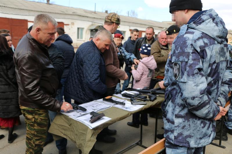 Сотрудников благовещенского ОМОН поздравили с наступающей годовщиной образования отряда (фото)