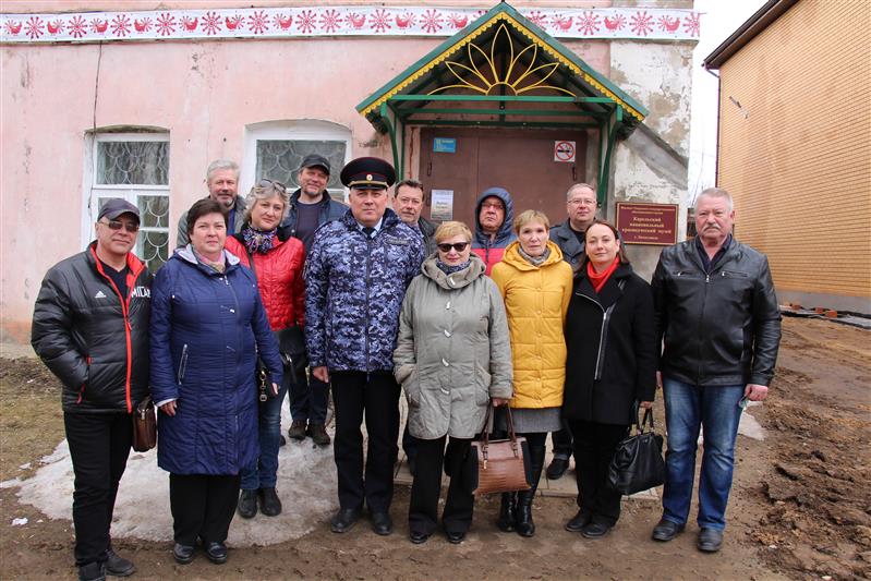 Ветераны тверского областного управления вневедомственной охраны побывали с экскурсией в Лихославле