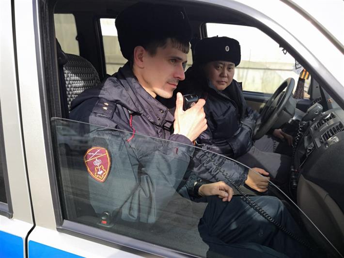 В Комсомольске-на-Амуре росгвардейцы задержали подозреваемого в краже из автомобиля