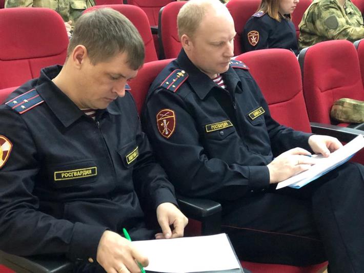 В Хабаровске военнослужащие и сотрудники Росгвардии написали военно-исторический диктант