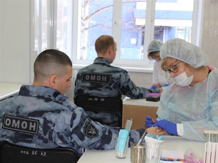 Югорские росгвардейцы пополнили региональный банк крови