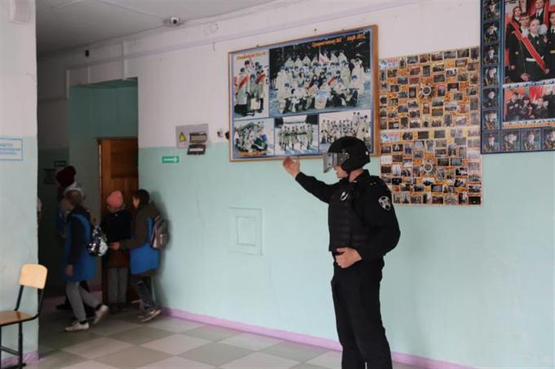 Росгвардейцы организовали тематические площадки в «Школе безопасности» в Чите