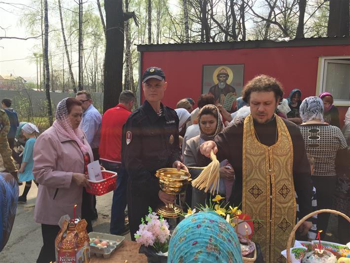 Накануне праздника Святой Пасхи в главном храме Росгвардии освятили куличи и пасхальные яйца