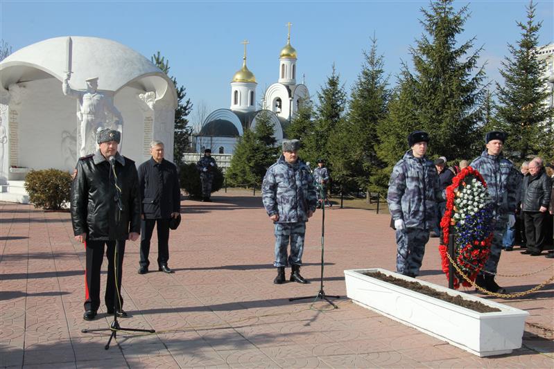 Сотрудники столичного ОМОН почтили память погибших боевых товарищей