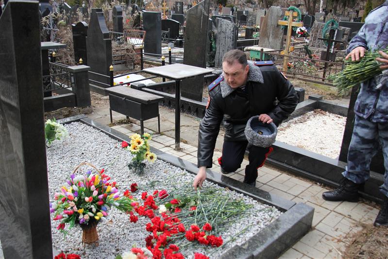 Сотрудники столичного ОМОН почтили память погибших боевых товарищей