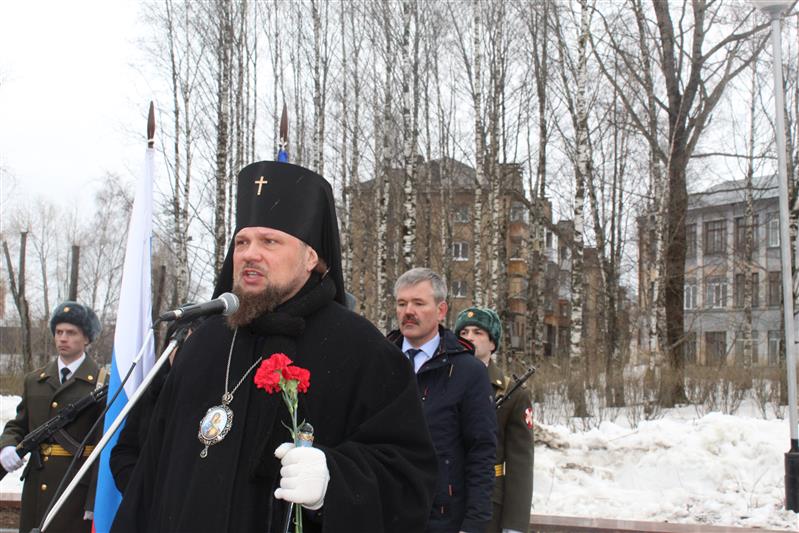 Офицеры сыктывкарского СОБР почтили память земляков, погибших на Северном Кавказе