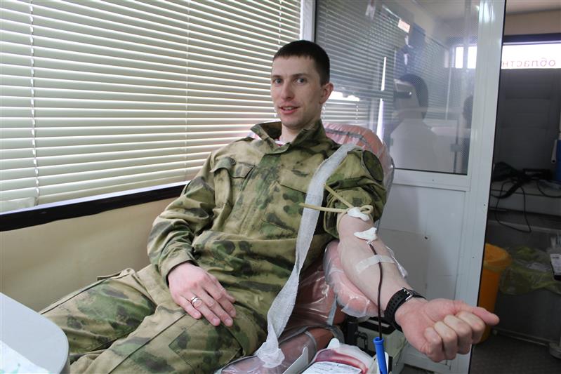 Более тридцати оренбургских росгвардейцев сдали кровь для помощи нуждающимся