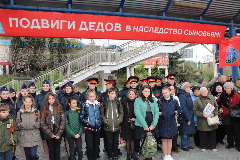 Росгвардейцы обеспечили безопасность граждан во время памятных мероприятий в честь 75-летия освобождения Балаклавы от немецко-фашистских захватчиков