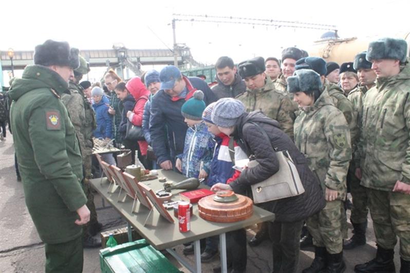 В Бурятии росгвардейцы посетили уникальную передвижную выставку «Сирийский перелом»