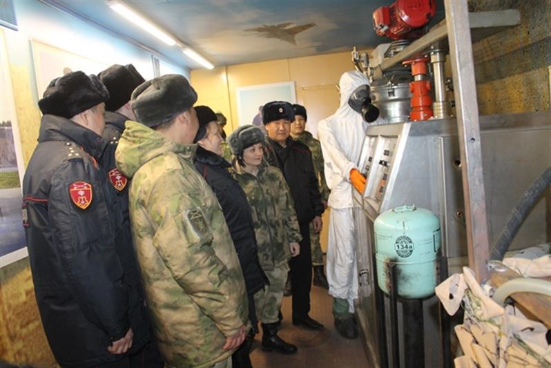 В Бурятии росгвардейцы посетили уникальную передвижную выставку «Сирийский перелом»