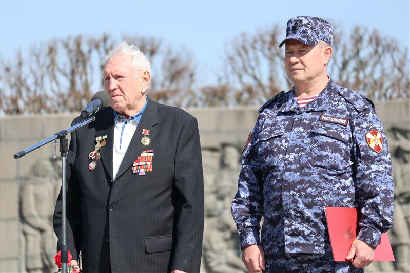 Участники северо-западного этапа автопробега Росгвардии «Вахта памяти. Сыны Великой Победы» отправились по памятному маршруту
