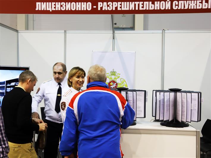 В Новосибирском экспоцентре более ста граждан получили консультации по услугам, предоставляемым подразделениями Росгвардии 