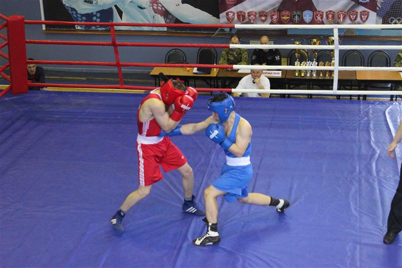 В Челябинске состоялся первый чемпионат Уральского округа по боксу
