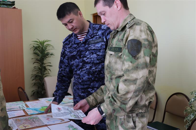 В Кирове, Пензе и Йошкар-Оле подведены итоги региональных этапов конкурса детского рисунка «Моя Росгвардия. Наследники Великой Победы» (фото, видео)