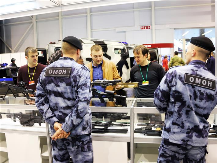 В Новосибирском экспоцентре более ста граждан получили консультации по услугам, предоставляемым подразделениями Росгвардии