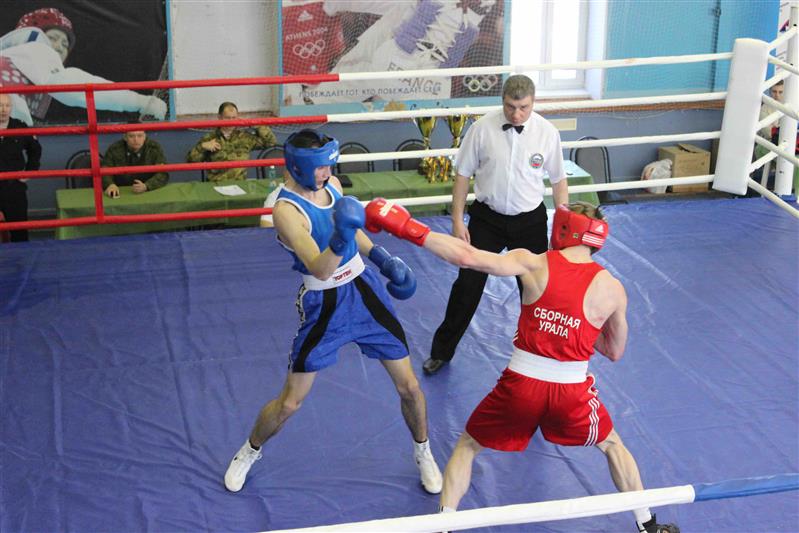 В Челябинске состоялся первый чемпионат Уральского округа по боксу