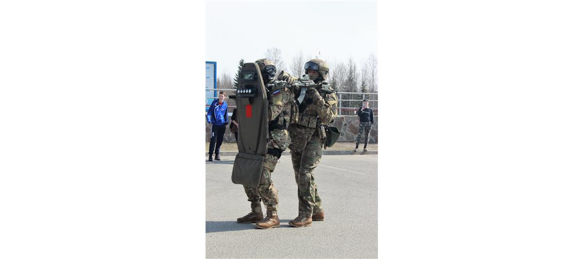 При участии росгвардейцев в Петрозаводске проведен масштабный военно-патриотический сбор 