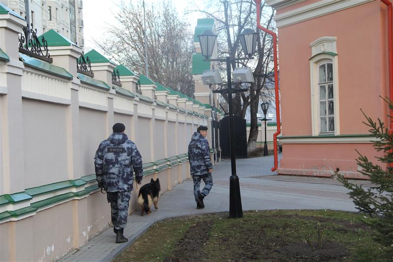 Бойцы тюменского ОМОН обеспечили безопасность верующих в православный праздник