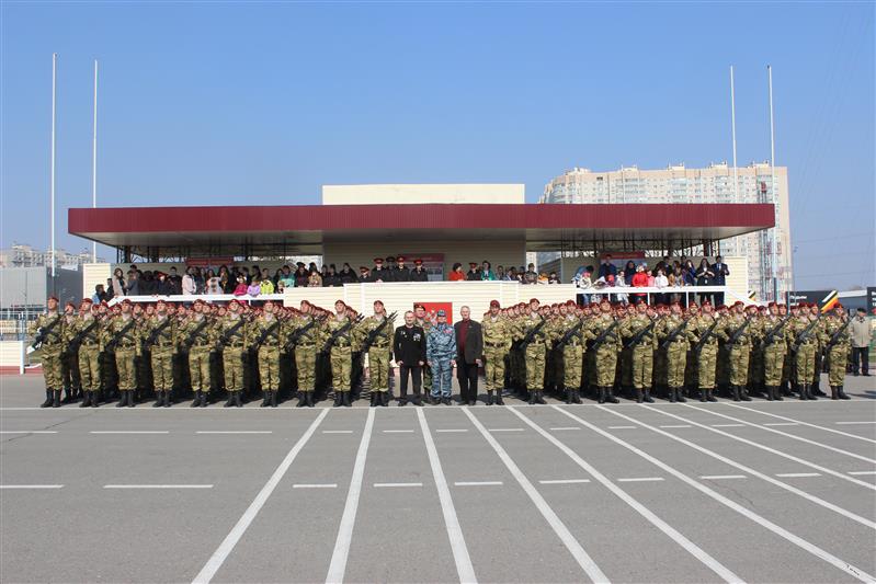 Школьники из Москвы, Калуги и Калужской области встретились с военнослужащими парадного полка дивизии имени Дзержинского