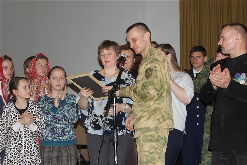 Школьники из Москвы, Калуги и Калужской области встретились с военнослужащими парадного полка дивизии имени Дзержинского