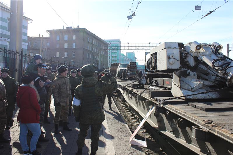 Курсантам военного института Росгвардии показали выставку «Сирийский перелом»