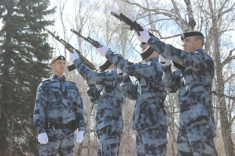 Города Южного Урала встретили участников автопробега Росгвардии «Вахта Памяти. Сыны Великой Победы» 