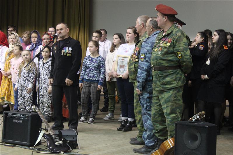Школьники из Москвы, Калуги и Калужской области встретились с военнослужащими парадного полка дивизии имени Дзержинского