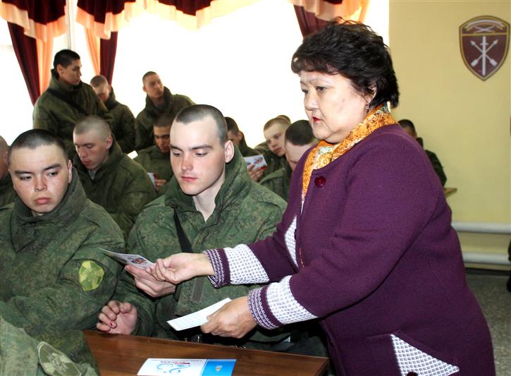 Военнослужащие калачевской бригады Росгвардии встретились с представительницами комитета солдатских матерей Астраханской области