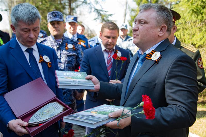Участники автопробега Росгвардии «Вахта Памяти. Сыны Великой Победы» в Новгородской области (ФОТО)
