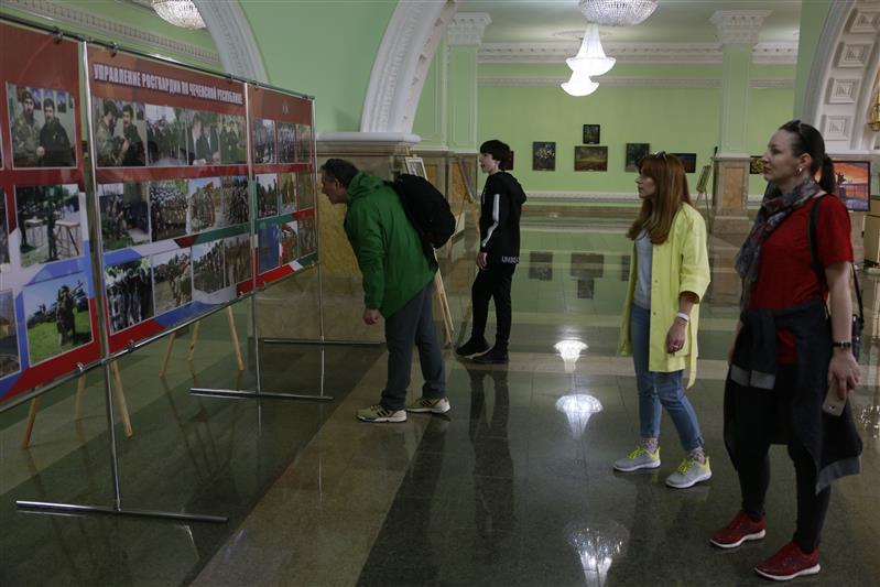 В музее имени Ахмата-Хаджи Кадырова открылась фотовыставка Управления Росгвардии по Чеченской Республике