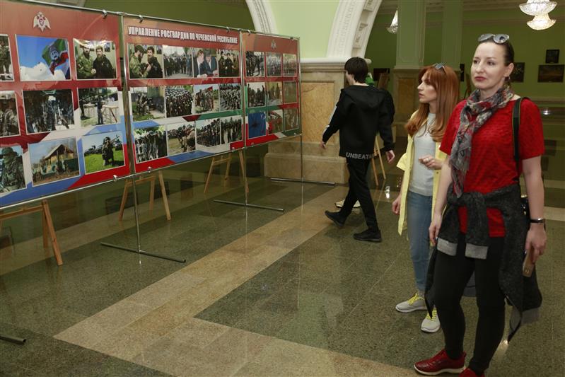 В музее имени Ахмата-Хаджи Кадырова открылась фотовыставка Управления Росгвардии по Чеченской Республике