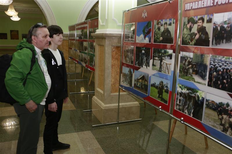 В музее имени Ахмата-Хаджи Кадырова открылась фотовыставка Управления Росгвардии по Чеченской Республике