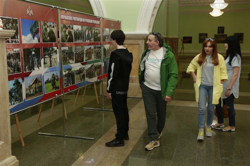 В музее имени Ахмата-Хаджи Кадырова открылась фотовыставка Управления Росгвардии по Чеченской Республике