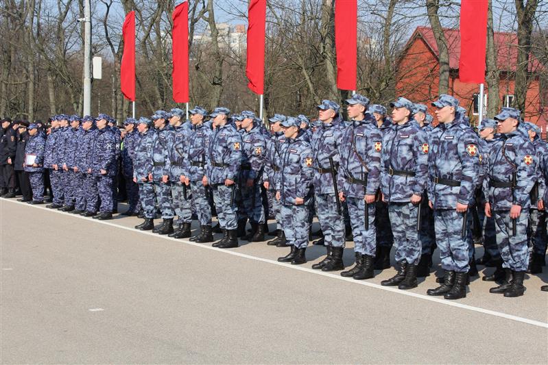 В Калининграде прошел общегородской развод Росгвардии и МВД