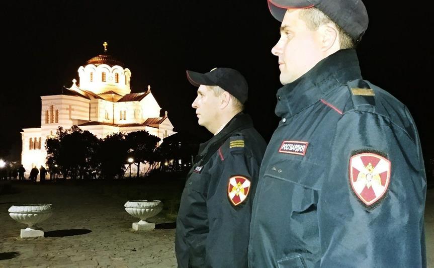 Крымские росгвардейцы обеспечили безопасность во время мероприятий, посвященных празднованию Православной Пасхи
