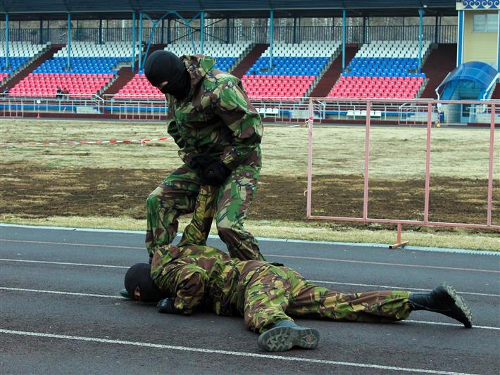 На Алтае росгвардейцы продемонстрировали свое мастерство участникам регионального этапа всероссийской «Зарницы»