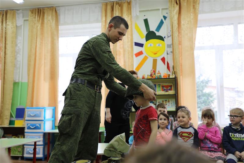 В Пятигорске росгвардейцы провели «Зарницу» для дошколят