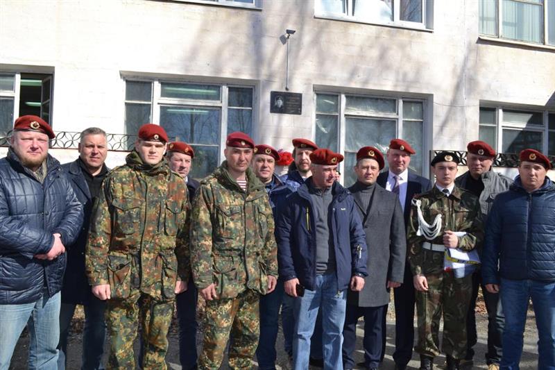 Военнослужащие лесновского полка Росгвардии почтили память Героя России Олега Терешкина