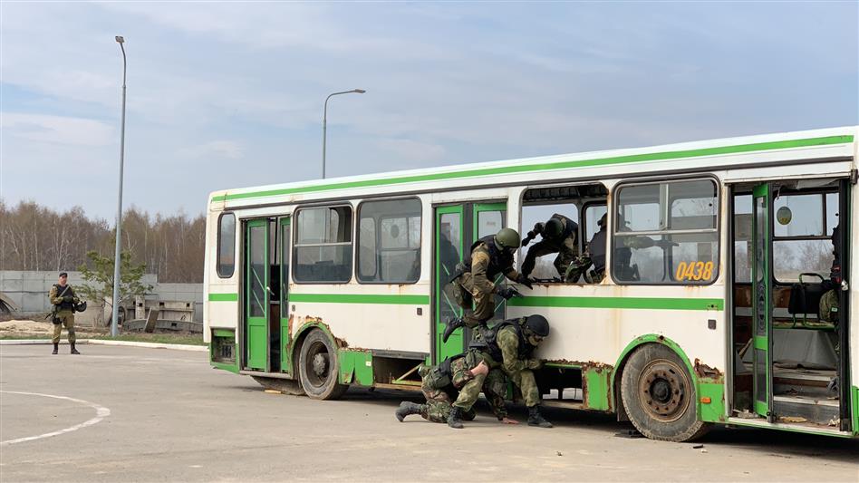 Рязанский ОМОН проводит полевой выход