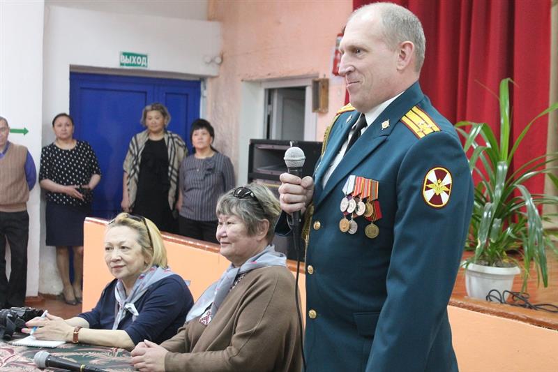 Росгвардейцы помогают тувинским школьникам с выбором профессии